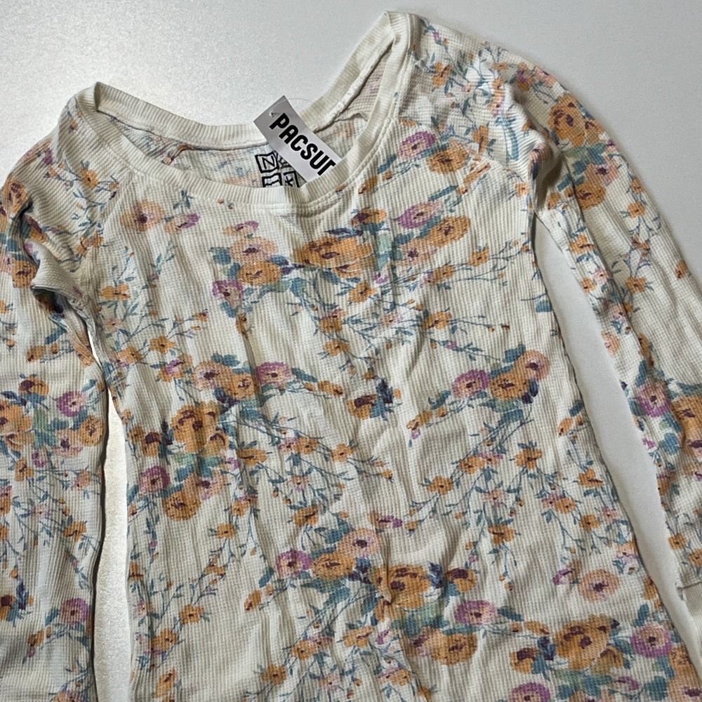 Nollie Pacsun Lightweight Thermal Shirt Size XS Floral Core Coquette Casual Top